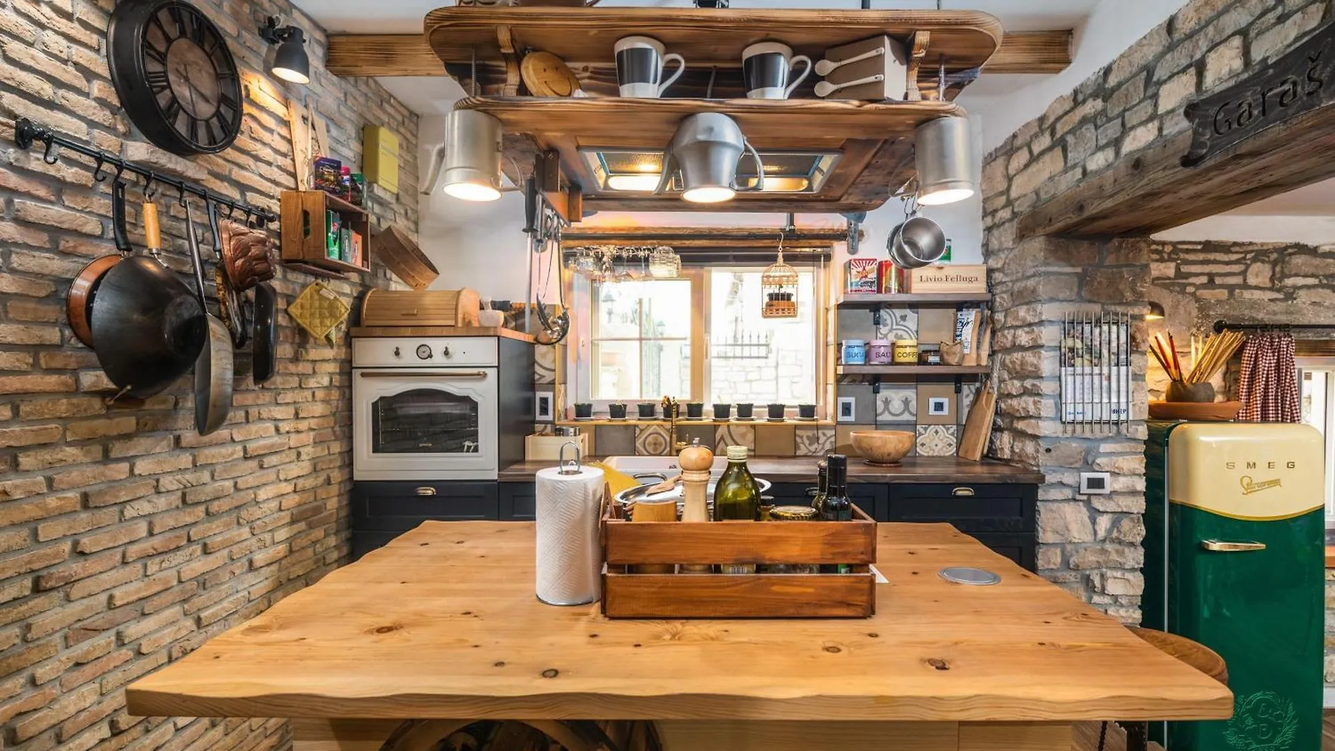 Marčana Rustic Cozy House Pupy Mit Private Pool Und Kinoヴィラ クロアチア